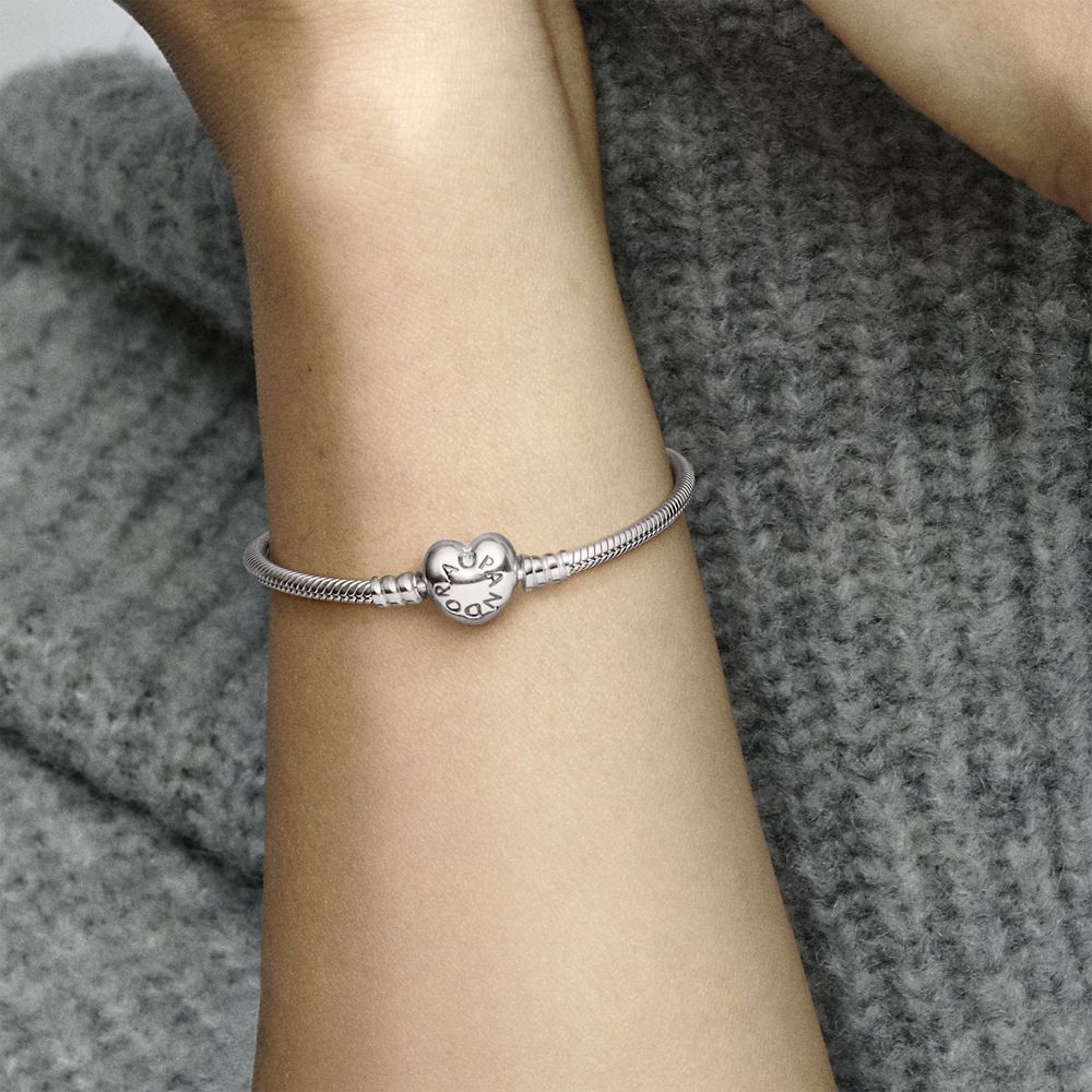 Pandora moments outlet silver bracelet